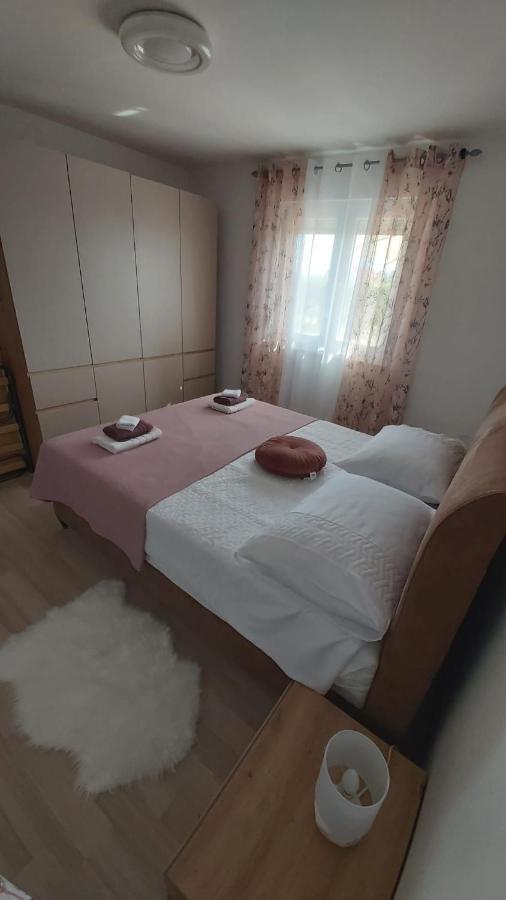 Apartmán Luka Galovac  Exteriér fotografie